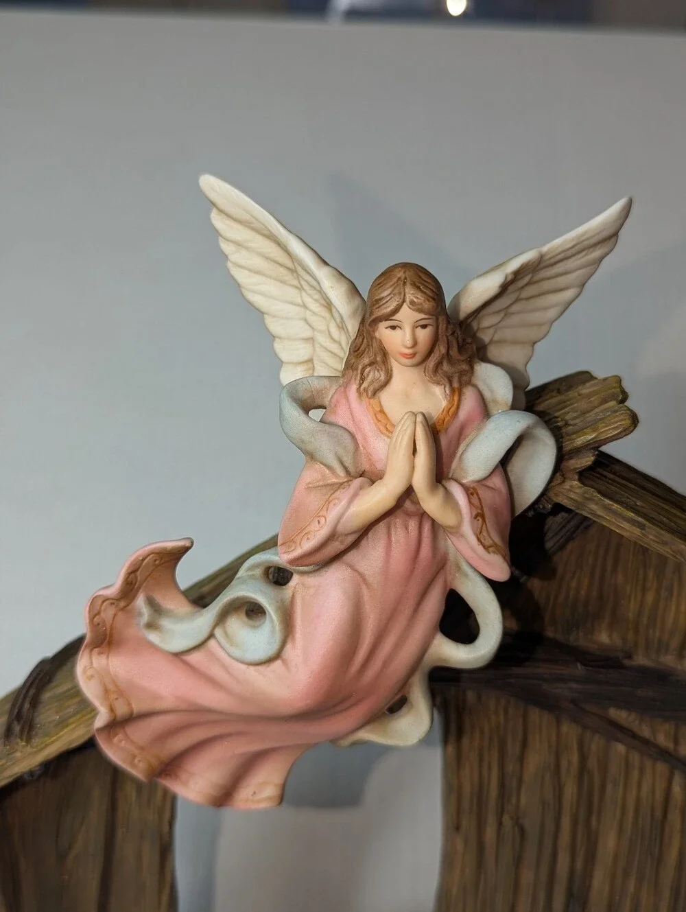 Royal Doulton Holiday Traditions Classic Nativity Creche Stable Angel